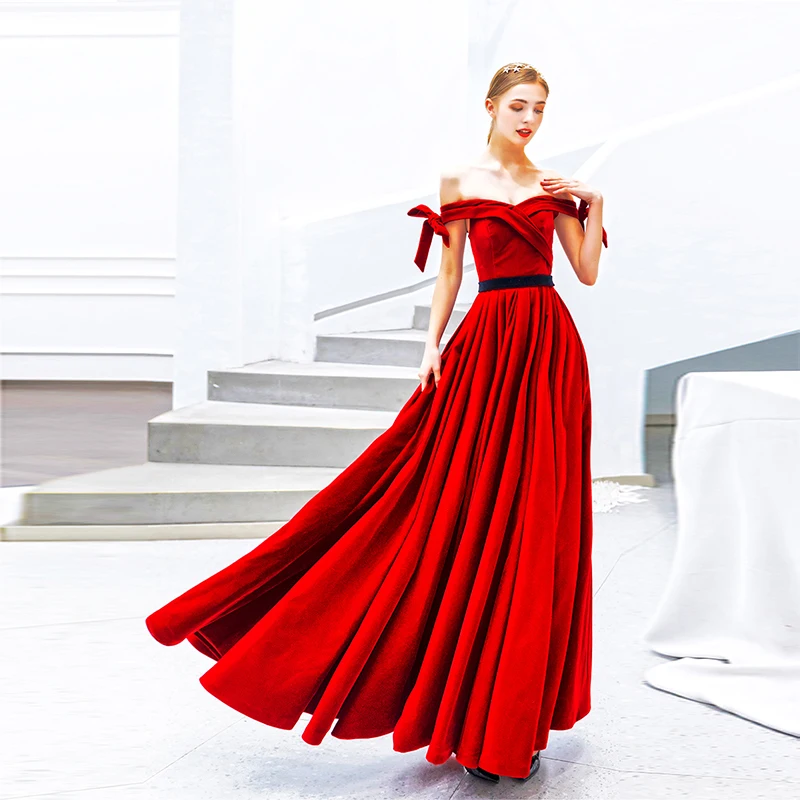 W stylu Vintage długie suknie balowe czerwony welurowe czarny Sash linia sukienka na formalną imprezę Off The Shoulder pełna długość Vestidos De suknie na bal maturalny