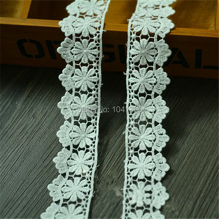 10yards/lot 4cm Width Off White Cotton Embroidery Lace Trimming DIY Sewing Decoration Accessory Cute Flower Ruban Dentelle