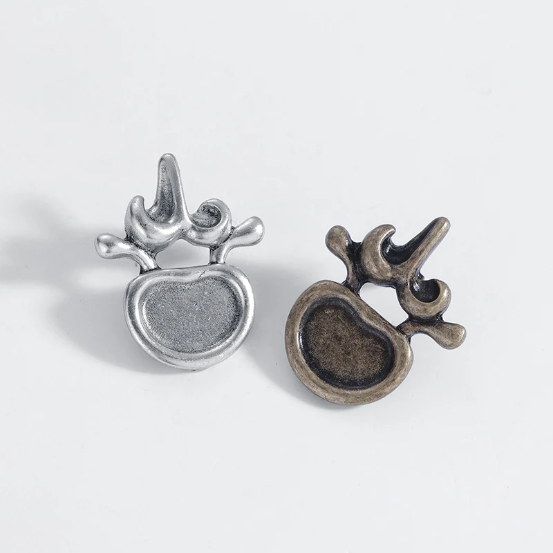 Vertebra Brooch Badge Anatomy Medical Doctors Nurse Gift Gold Color Spine Lapel Pin Metal Exquisite Brooch Fashion Jewelry Women