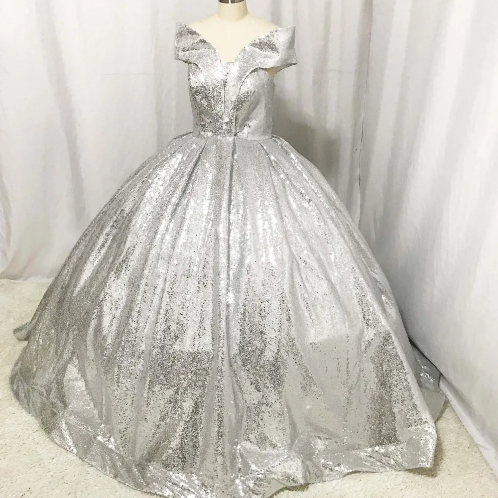 Vintage Robe De Mariee Silver Bling Scalloped Pleated Ball Gown Princess Wedding Dress