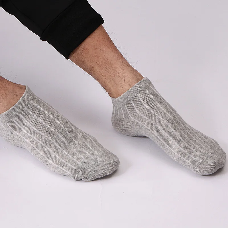 Chaussettes respirantes décontractées pour hommes, baskets de marque en coton de haute qualité, chaussettes courtes noires à séchage rapide, grandes