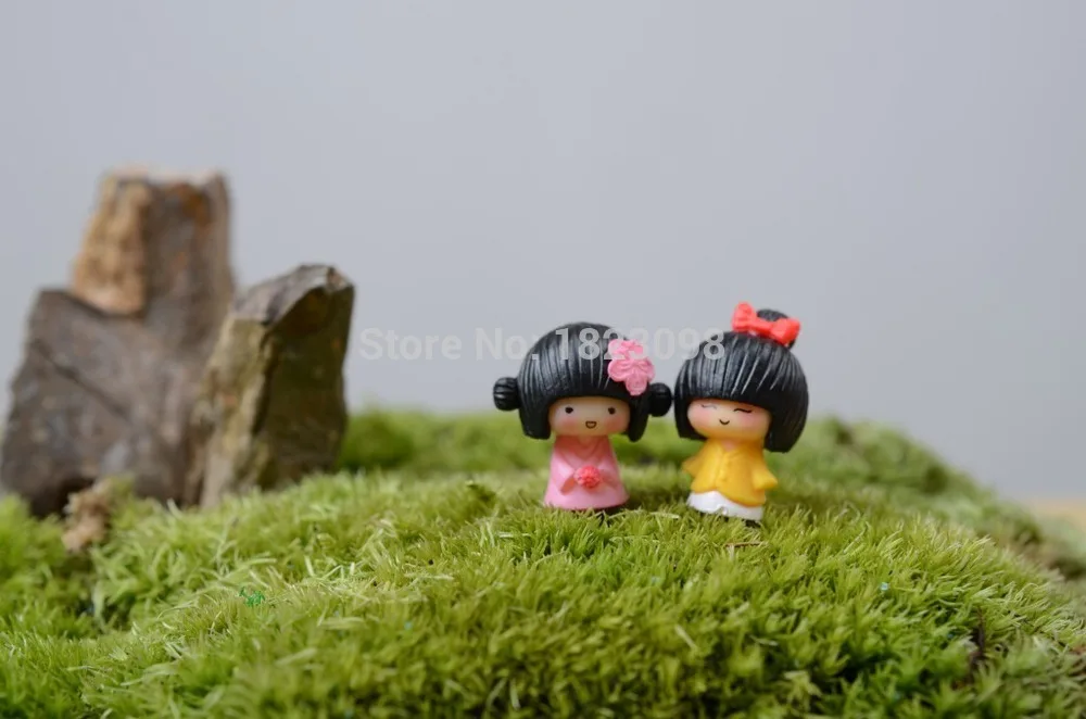 2 Pcs/lot Mini Girl People 1.5 Cm Kimono Little Girl Fairy Garden Decor Crafts Home Decor DIY Miniature People Miniature Garden
