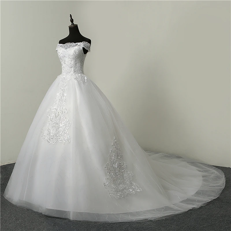 Goedkope Kant Applicaties Goedkope Trein Trouwjurk Sweetheart Tulle Tank Zomer Princess Bridal Baljurk Bloemenprint Cc