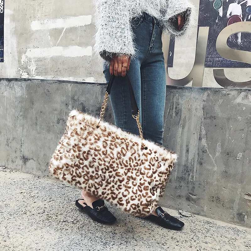 New Large Size Handbags For Women 2023 Plush Fur Tote Fashion Leisure Female Designer Shopping Bags Metal Strap Winter Bags M380