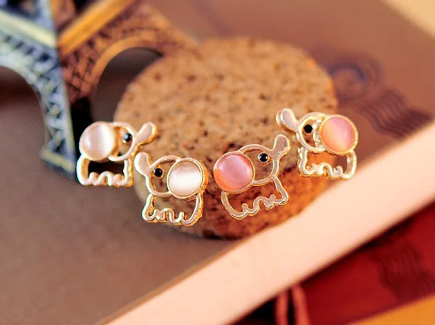 Women Gold Color Cute Elephant Stud Earrings White Pink Rhinestone Cat Eye Stone Opal Stud Earring Ear Party Animals Jewelry