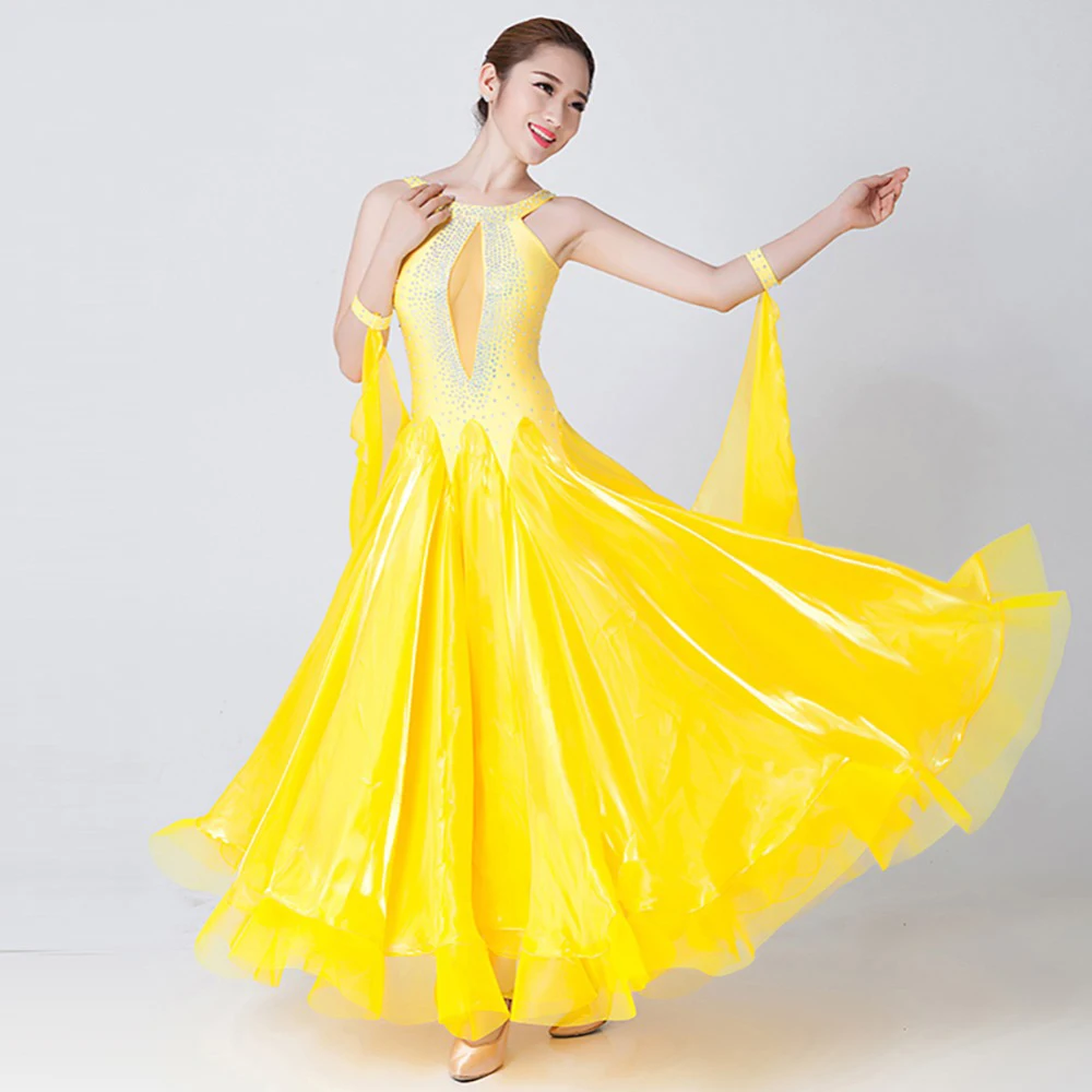 2019 New Lady Ballroom Dance Dress South Korean Yarn 7Colors Rhinestone Sling Top Bouffant Skirt Standard Waltz Dance Costume