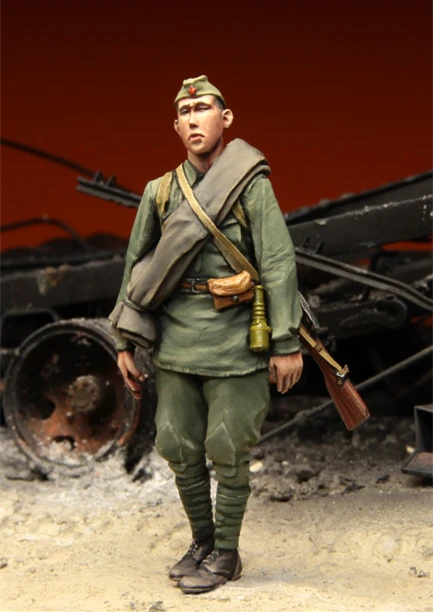 1/35 Resin Figure Model Kit 092 Russian Infantrymen Kursk 1943 One Figures  Unassembled unpainted Top