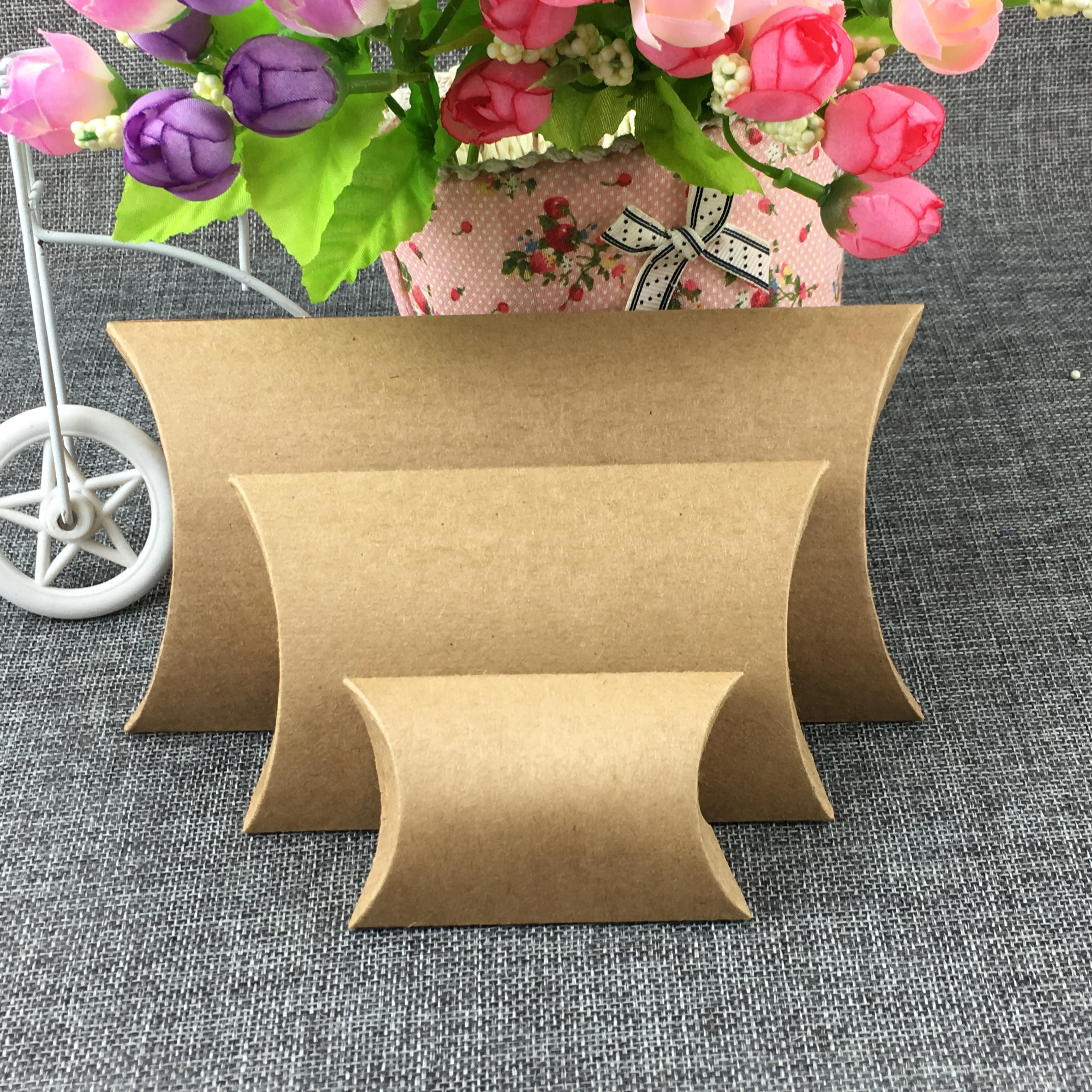 

24Pcs Kraft Paper Pillow Shape Jewelry Packaging Boxes Blank Cardboard Wedding Candy Packaging Boxes 4 size Choose