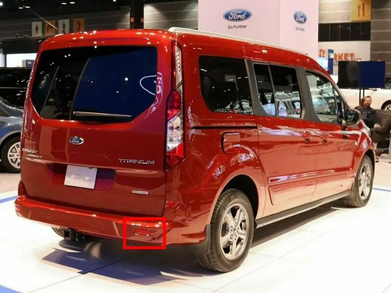 Réflecteur de pare-chocs arrière LED rouge allergique personnalisé, feu arrière pour Ford ATIC Van, 2013-up