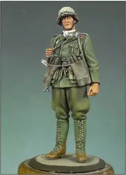 1:35 Resin kit loaded with grenades Unassembled Sculpture for Hobbyists