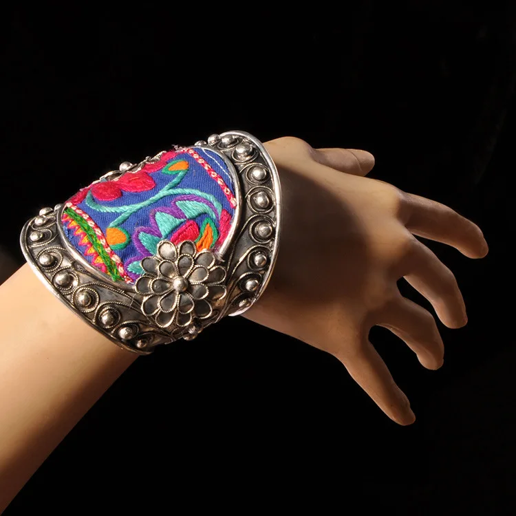Yunnan Indigenous Vintage Old Miao Embroidery Bracelet Personalized Miao Silver Wide Cuff Bracelet Color Pattern Random
