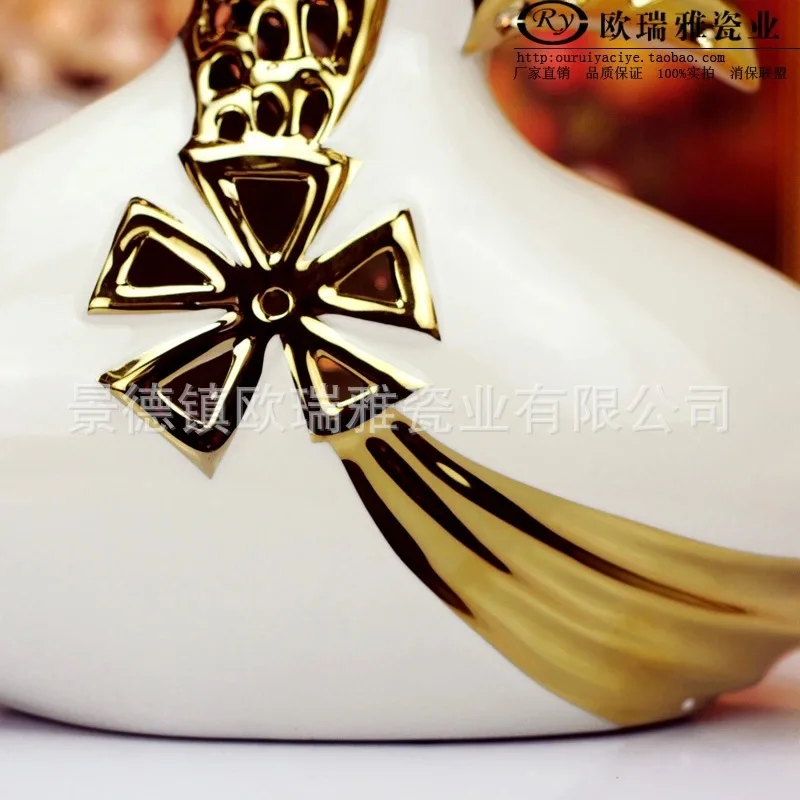 Clearance product] Ourui Ya plated ceramic vases gilded ornaments simple European decorative desktop decoration