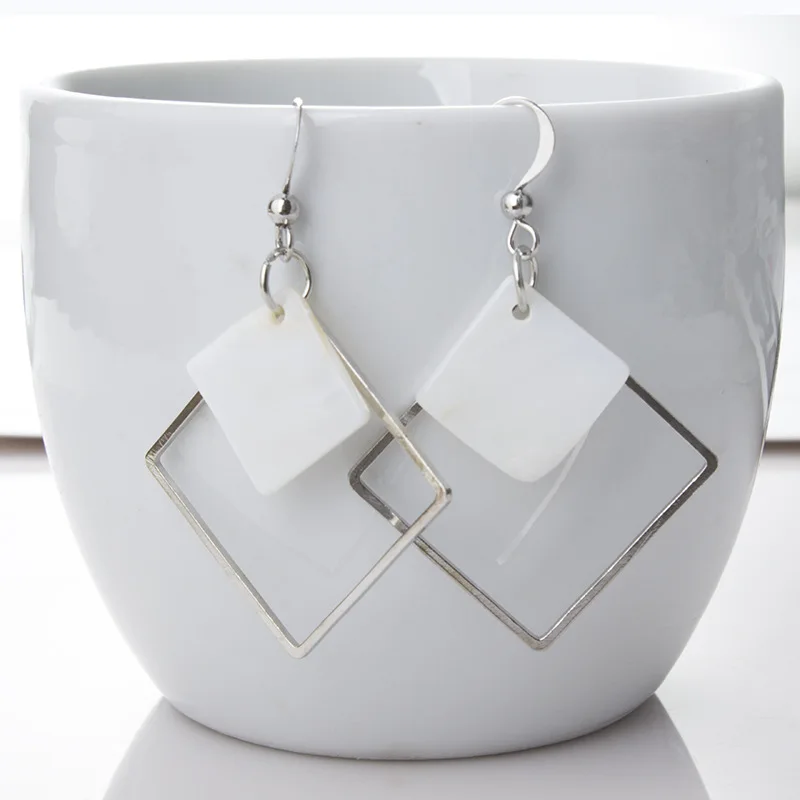 Minimalist Punk Wholesale Love Square White Shell Drop Earrings For Women Ear Jewelry Wedding Geometric oorbellen