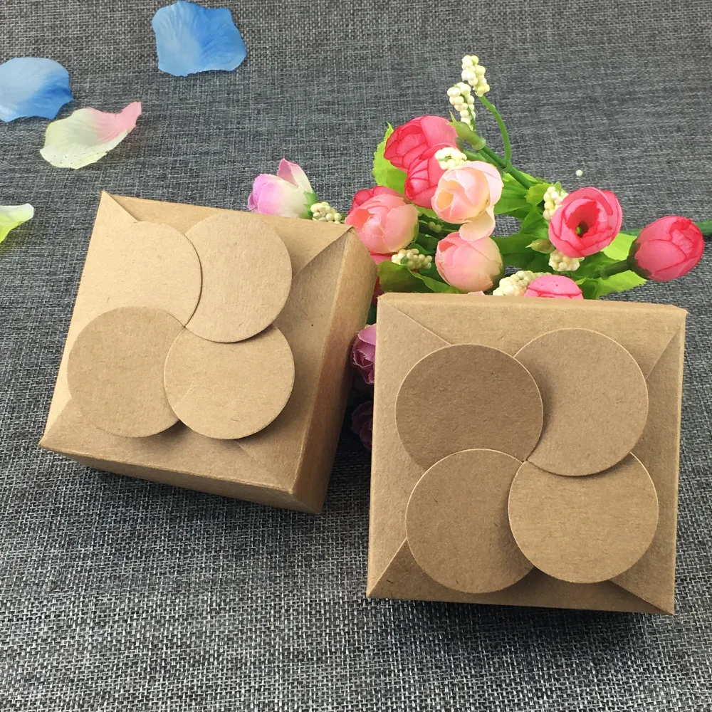 30PCS 8x8x3.5cm Brown Kraft Craft Paper Jewelry Pack Boxes Small Gift Box For Biscuits Handmade Soap Wedding Party Candy box