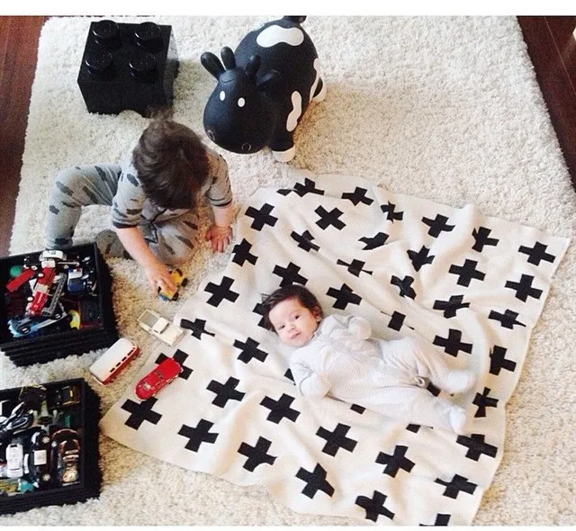 New INS Hot Sales Cross Knitted Blanket Baby Cotton Quilt Towel Soft Blankets Black White 110CM*130CM Drop Shipping