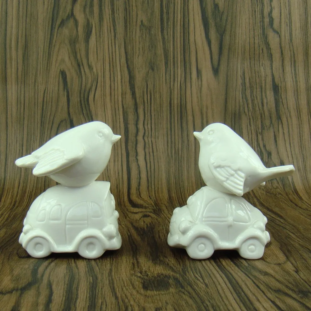 Creative Porcelain Birdie Sculpture Decorative Ceramics Car Miniature Keepsake Gift and Craft Ornament Accessories Furnishing