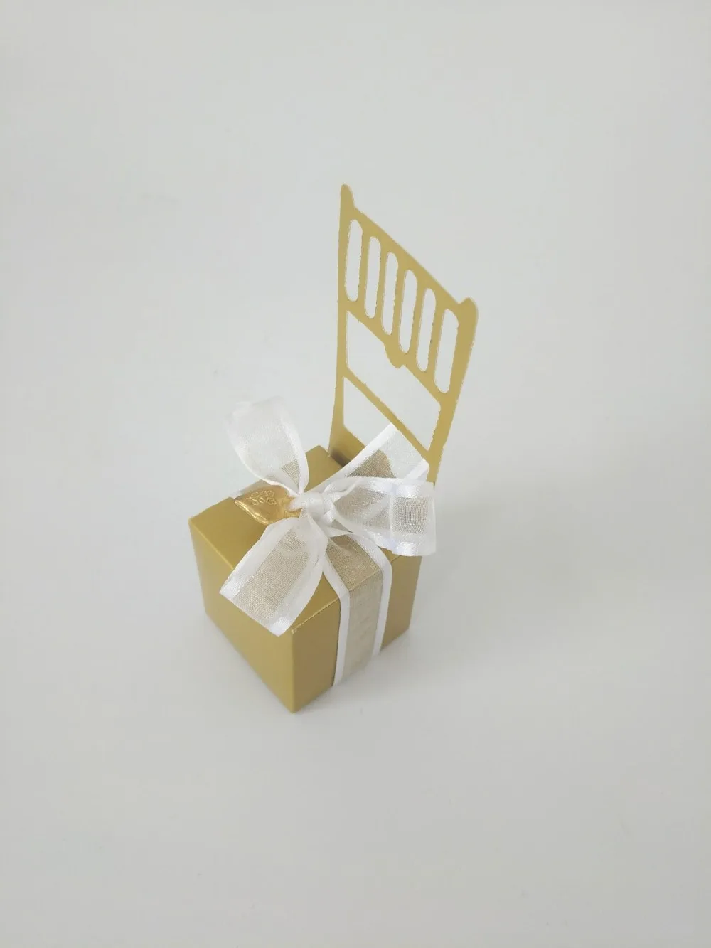 100 pieces Smll Volume Creative Golden Silver Chair DIY Paperboard Free Ribbon Wedding Candy Box Guest Return Tiny Gift Holder