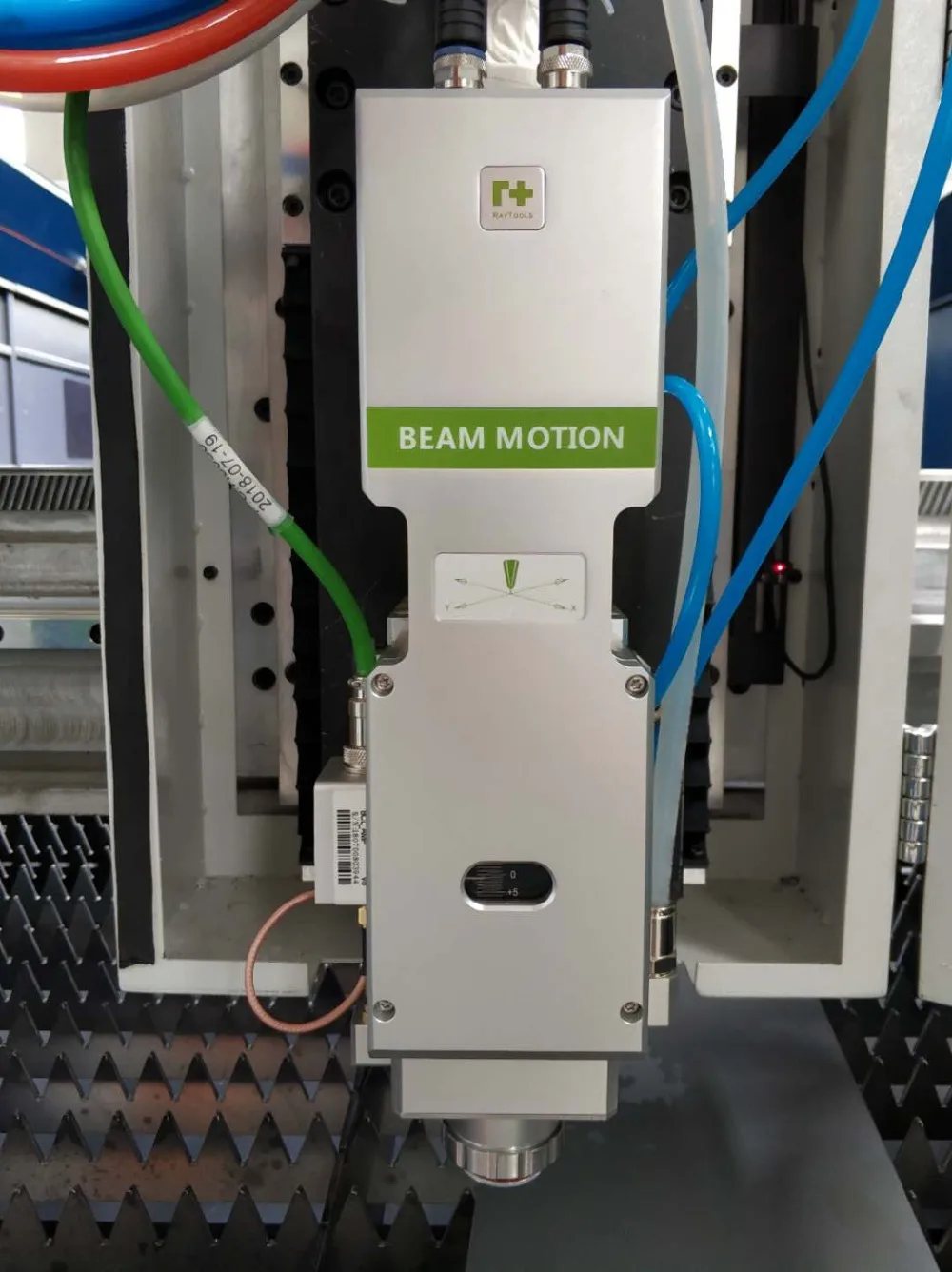 

Raytools BM111 Auto focus fiber laser cutting head , 1KW/1.5KW fiber laser head for cnc fiber laser cutting machine