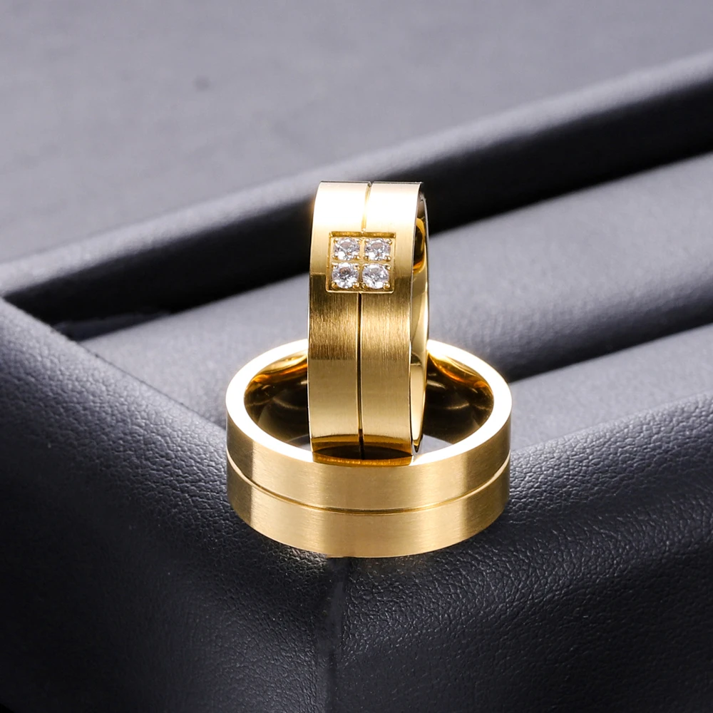 New Arrival 2019 Couple Jewelry Rings for Lovers Stainless Steel Gold Color Wedding Ring With Crystals Name Stamp Available