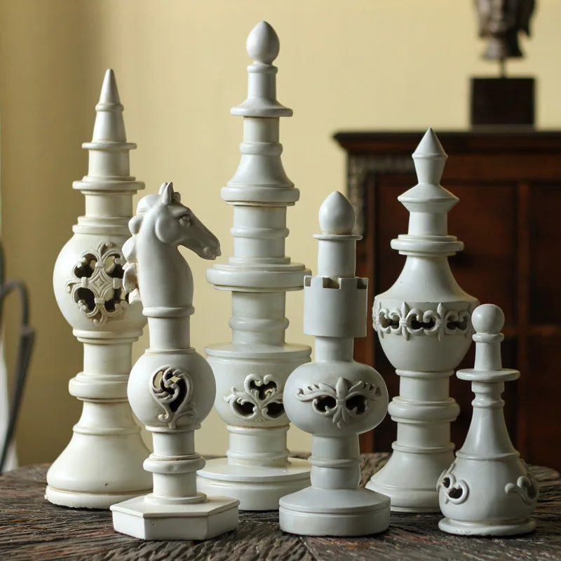 Do the old European style village retro Decor resin decoration crafts high-end furnishings chess