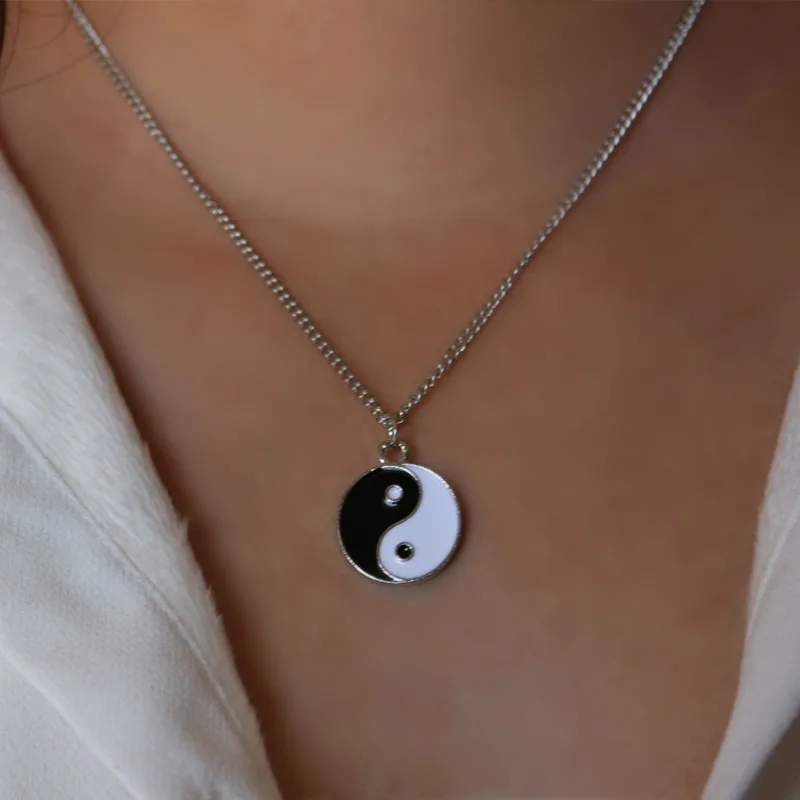 1PCS Taichi Shaped Pendant Necklaces for Women Men Yinyang Ba Gua Chinese Retro Unisex Clavicle Collarbone Chain Fashion Jewelry