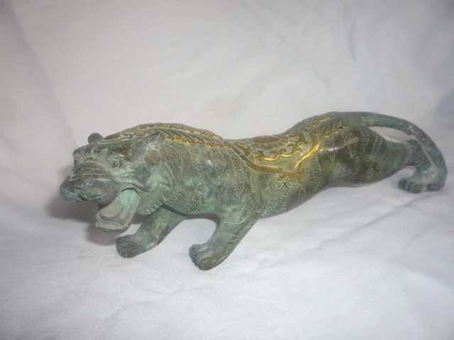 

Old Chinese Bronze gold-filled Tiger statue /sculpture,,best collection&adornment,free shipping