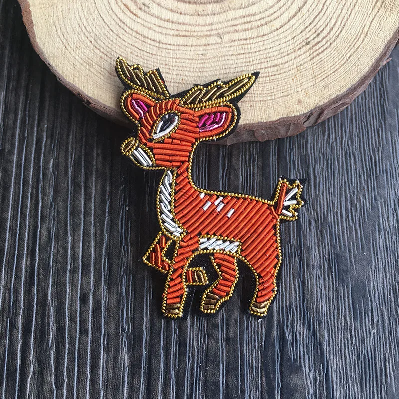 2019 new French design minimalist pattern Sika deer badges Gesture than heart Hand-embroidered Indian silk brooches pin image 3