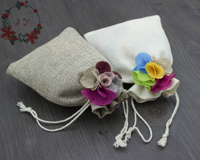 30pcs Rustic Burlap Wedding Favor Bags w/ Jute Flowers Decor for Party Gift Bag, Jewelry Packaging, Herbs Bag, Sachets DZ0031