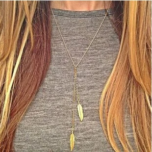 N043 Грейс металлические ожерелья в виде листьев модные оптовые оптовые упакованные ювелирные аксессуары