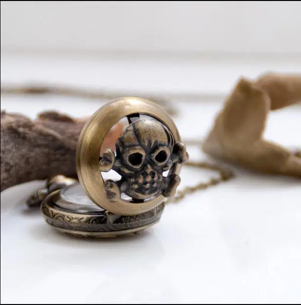 Vintage Animation cartoon Skull Quartz Pocket Watch Analog Necklace Pendant Womens Mens Gifts 10pcs