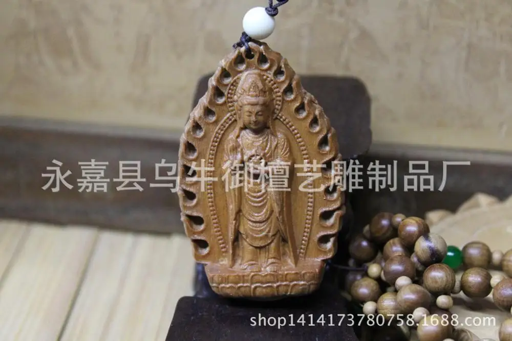 The old South Australian sandalwood Guanyin fine carving hand pieces talisman Home Furnishing pendant Pendant