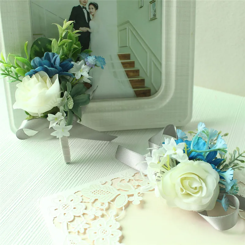 Lovegrace Degli Uomini di Nozze Boutonnieres e Da Polso Corpetti Pianta Verde A Mano Fiori Brides Polso Fiore Blu Bouquet Da Sposa Accessorio