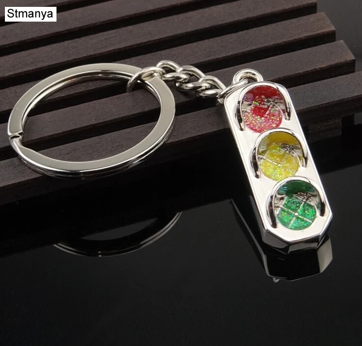 Hot Sale Luxury metal Metal Keychain Car Key Chain Key Ring Traffic Light Mini chain pendant For Man Women Gift wholesale 17287