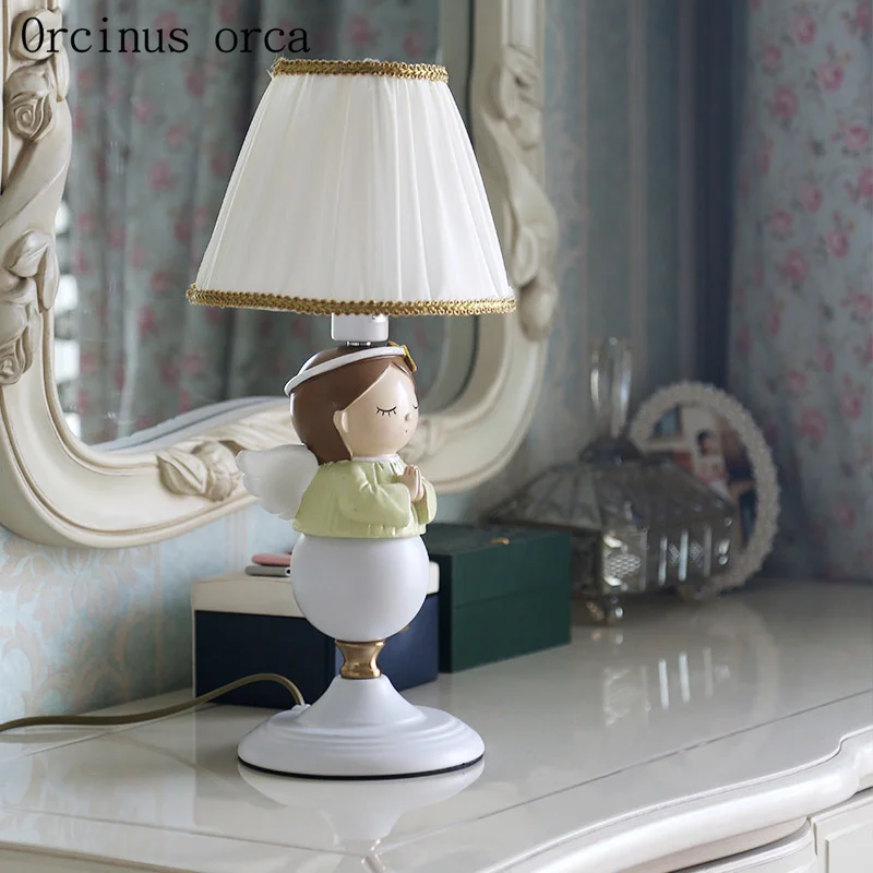 Cartoon inspiration angel desk  lamp girl bedroom children's room table lamp American character LED doll decorative lamp