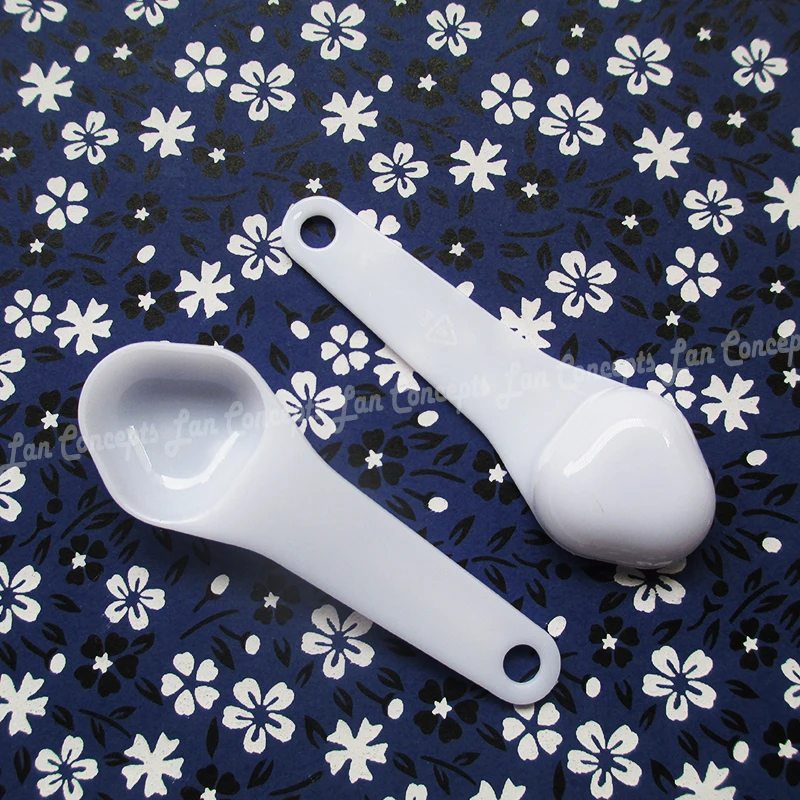 100pcs/lot 2.5ml Plastic Measuring Scoop 1.2g PP Measure Spoon 1.2 gram Measuring Tools - 72x23.5x11mm white free shipping