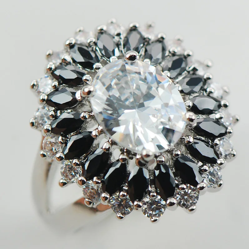 

Кольцо серебряное с черным и белым кристаллом из циркония, размеры 6, 7, 8, 9, 10, 11, A32