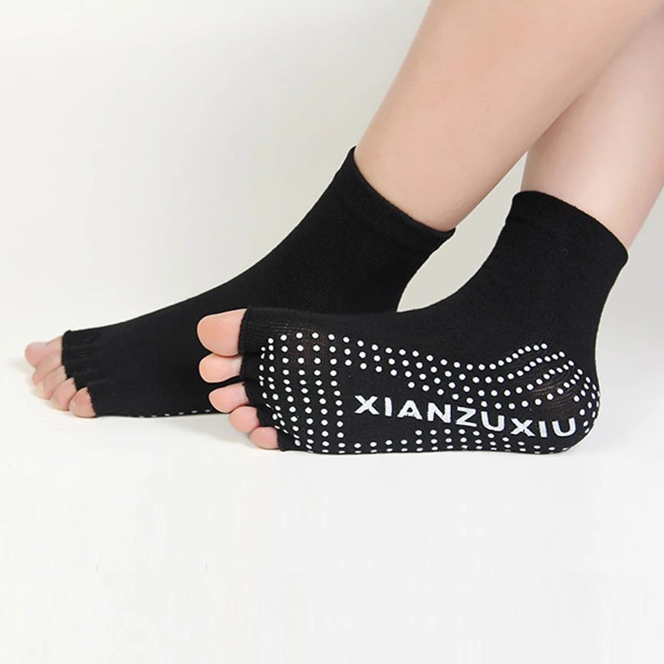 1 Pair Women Yoga Scoks Ladies Sports Socks Gym Dance Sport Exercise Half-fingers Hose Non Slip Massage Fitness Sock Breathable