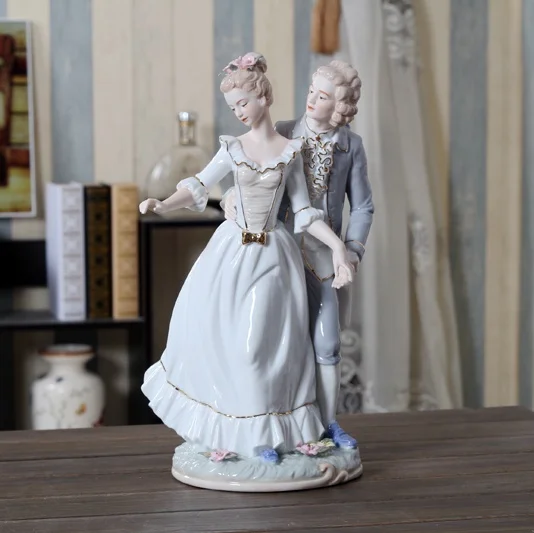 European Vintage Porcelain Lovers Figurine Handmade Ceramics Chateau Couple Figure Statue Decor Gift Craft Adornment Furnishing