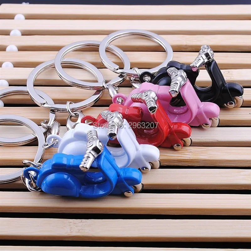 

200pcs Zinc Alloy Mini Scooter Model Keychains Metal Motor Keyrings Wedding Birthday Party Favor And Gifts ZA6923