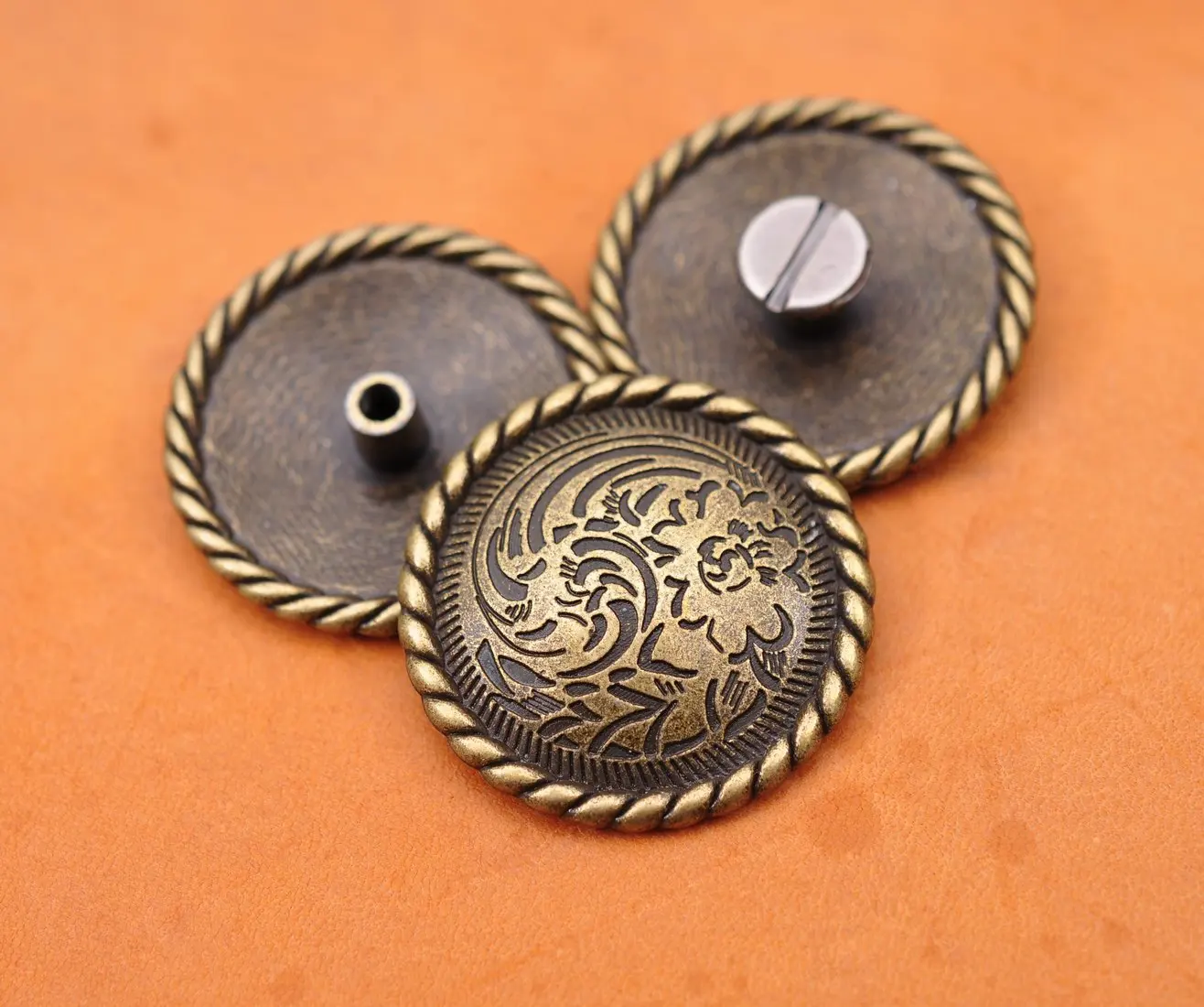 30mm 10X Antique Brass Flower Engraved Rope Side Leathercraft Belt Wallet Purse Decoration Hardware DIY CONCHO SET Screw back