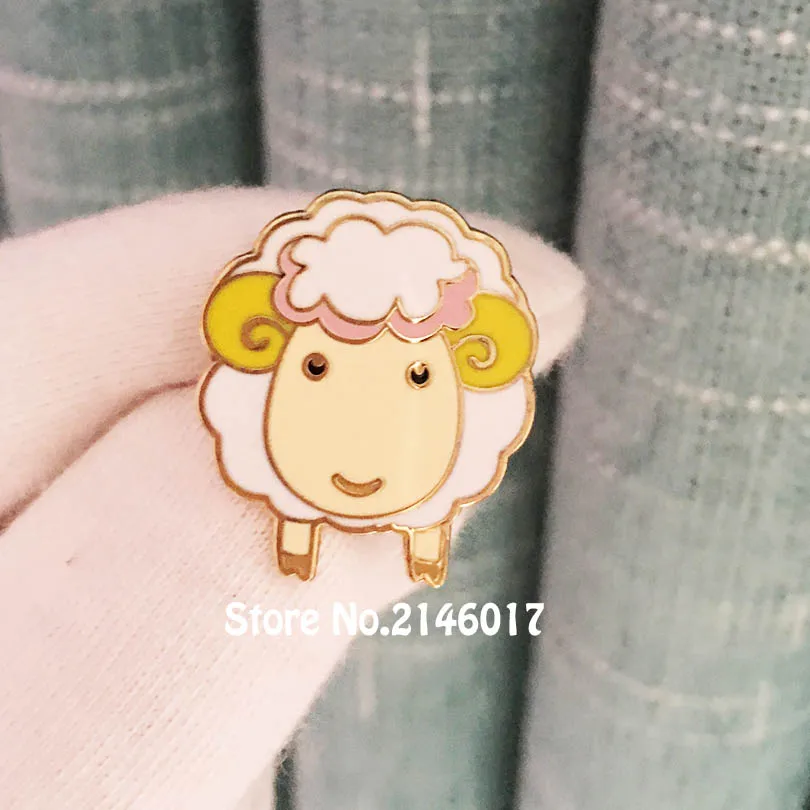 

50pcs Lovely Animal Goat Ram Brooch Custom Made Cute Alpaca Lapel Pin Badge 25mm Hard Enamel Sheep Pins Metal Craft Gift