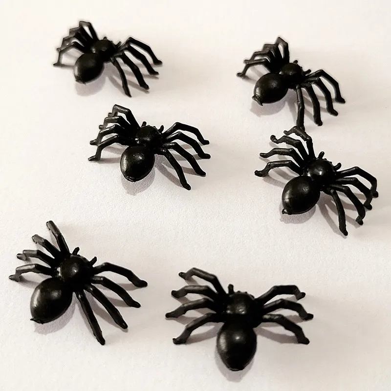 

20pcs Funny Fake Cockroach Halloween Decoration Jokes Pranks Maker Fun Novelty Tricks Simulation False Spider Cockroach Toys