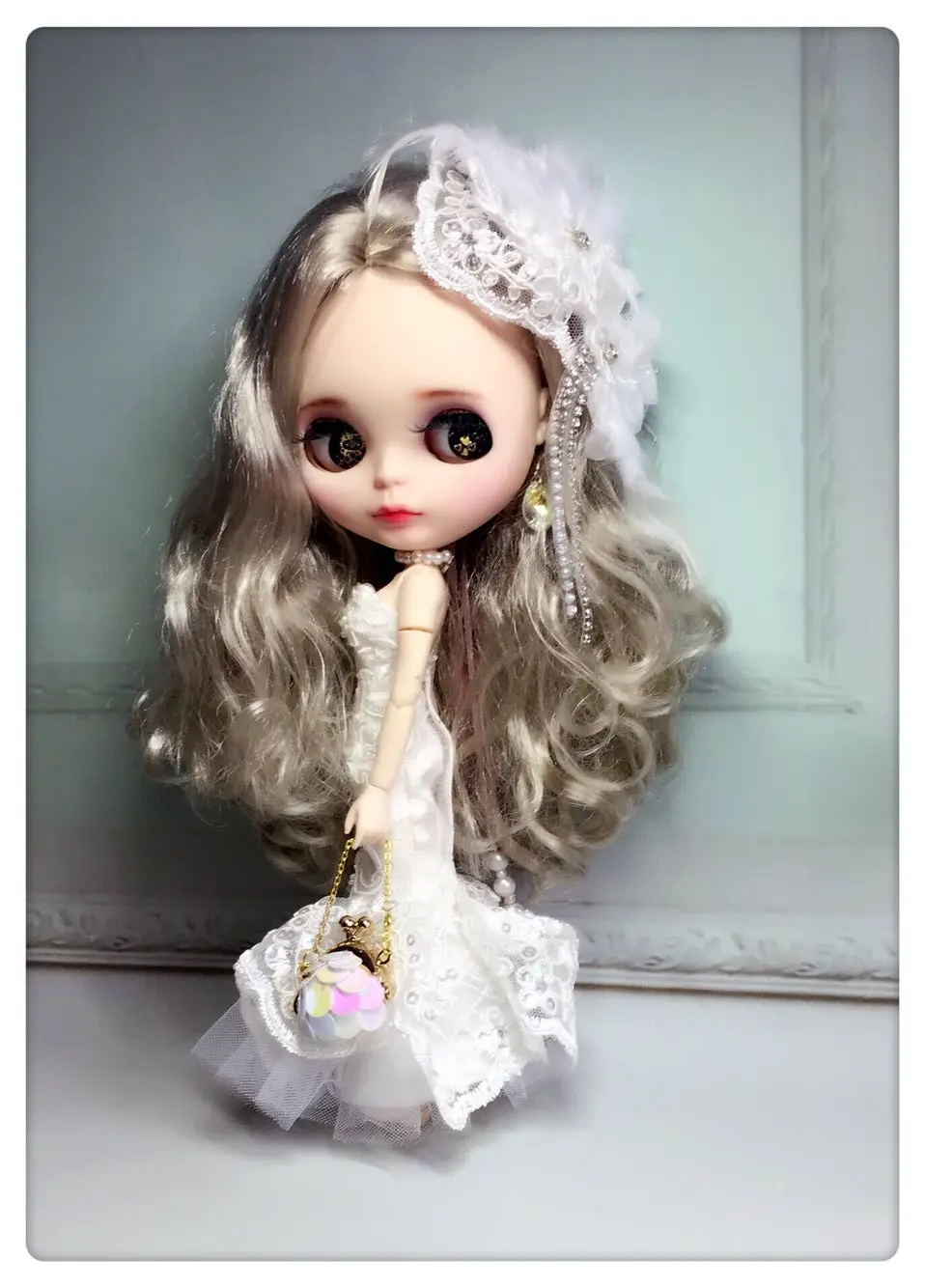 

3PCS/set New Unique Fishtail Wedding Dress for Blyth Dolls Exquisite Wedding Dress + Headwear +cute Handbag Blyth Dress up