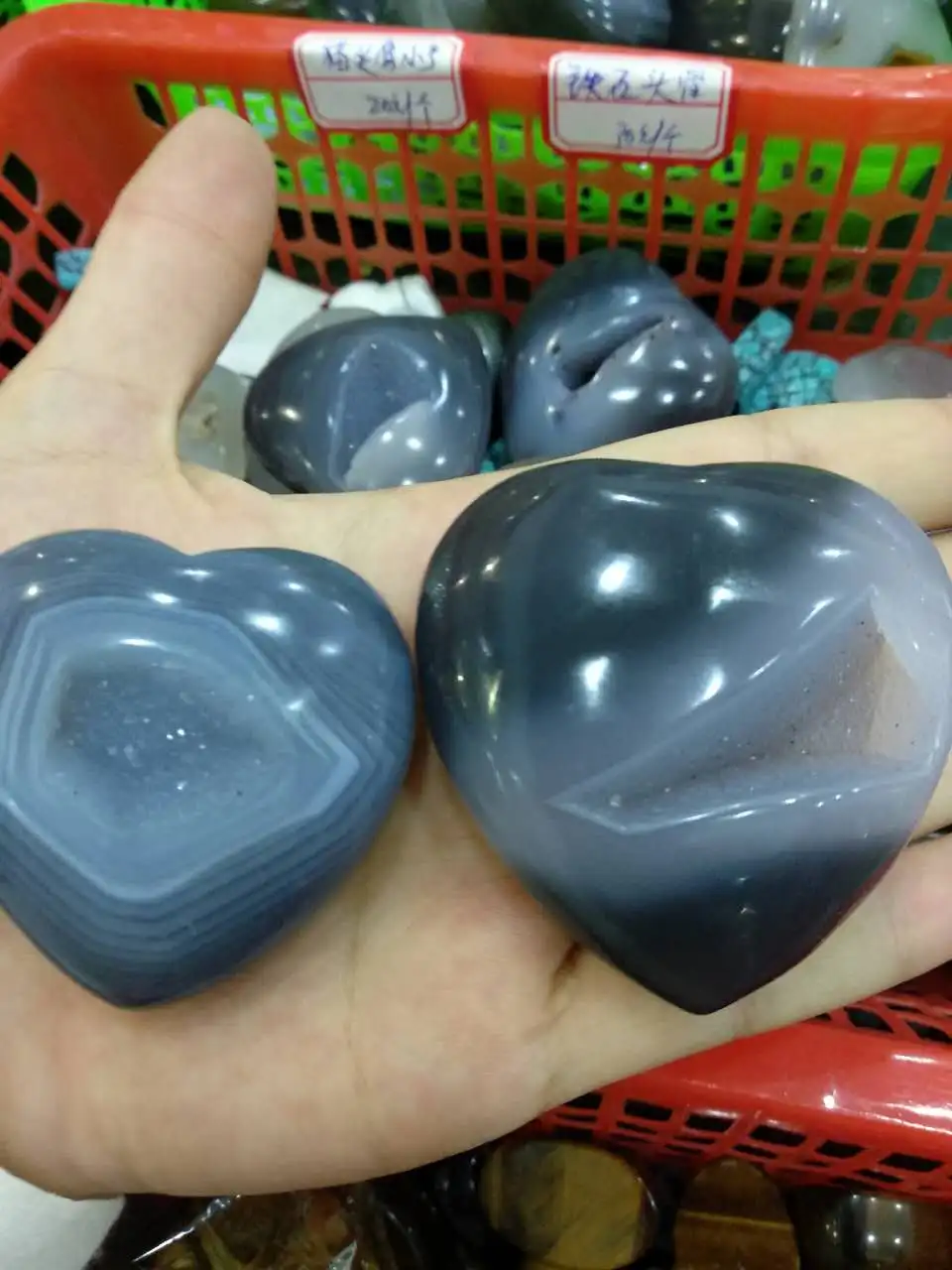 

2pcs NATURAL POLISHED BRAZILIAN CRYSTAL QUARTZ AGATE GEODE HEART NATURAL STONES AND MINERALS