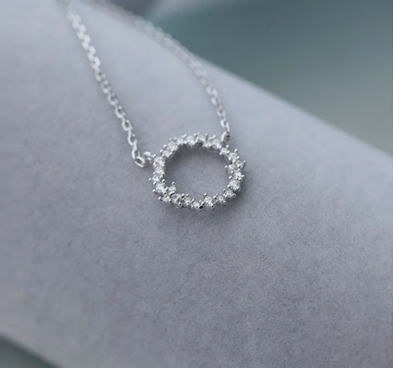

Женское ожерелье из стерлингового серебра 925 пробы с круглым кулоном, прозрачный кубический циркон, ювелирные изделия богини, настоящее твердое серебро
