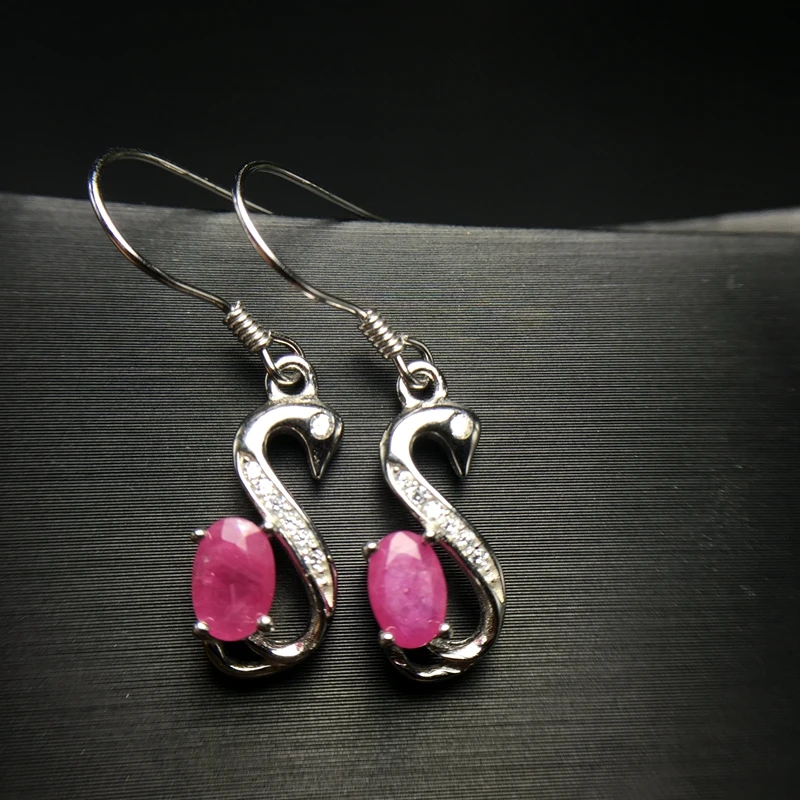 

Natural ruby earrings, beautiful color, small and exquisite, hot style, 925 silver, easy to wear