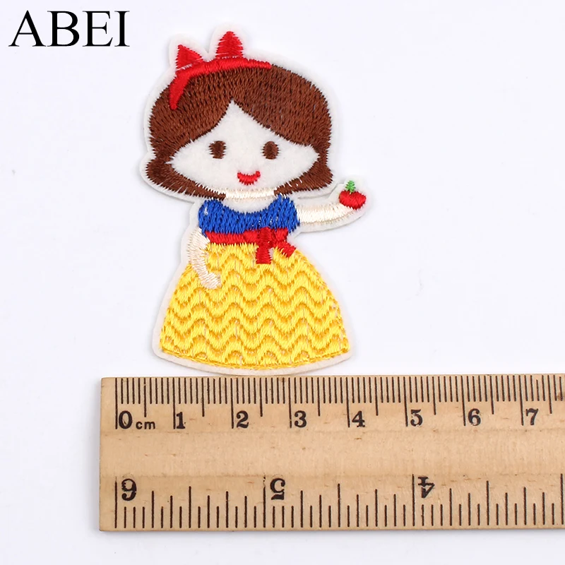 10pcs/lot Cartoon Little Girl Patches Embroidered Iron On Stickers for Kids Jeans Pants Coats DIY Appliques Garments Accessories