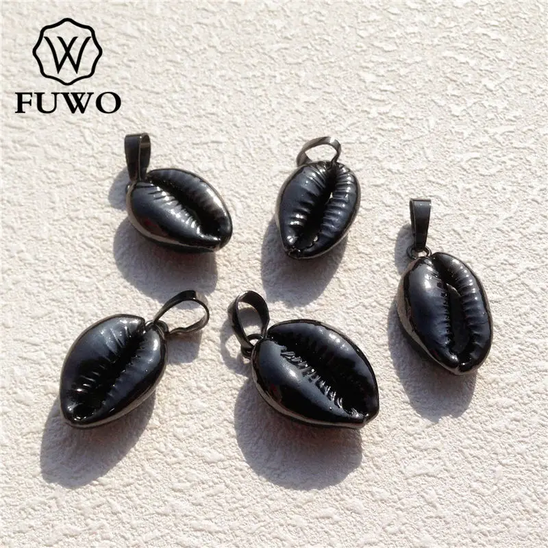 FUWO Natural Cowrie Shell Pendant Black Gun Plated Slice Conch Charm  Pendants Handmade Jewelry Supplies Wholesale PD521