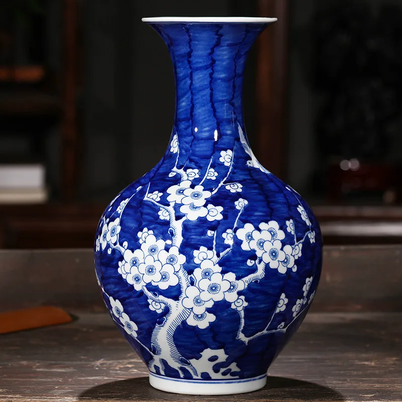 Classic Chinese Style Hand Painted Blue and White Porcelain Plum Blossom Home Decoration Flower Vase