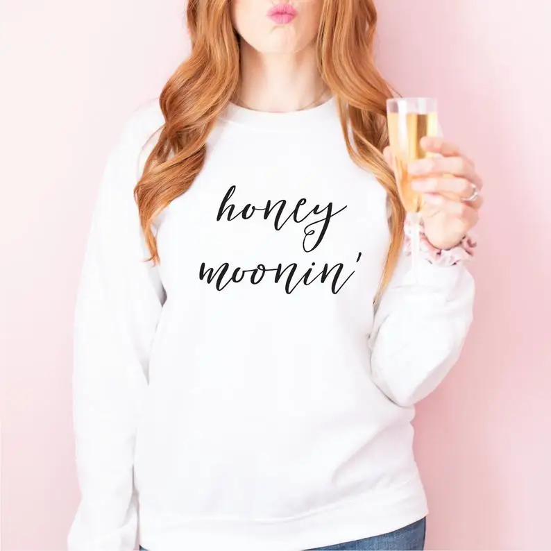 Skuggnas New Arrival Honeymoonin' Sweatshirt Mrs Jumper Honeymooning Hoodie Fashion Women Tumblr Outfits Drop Shipping